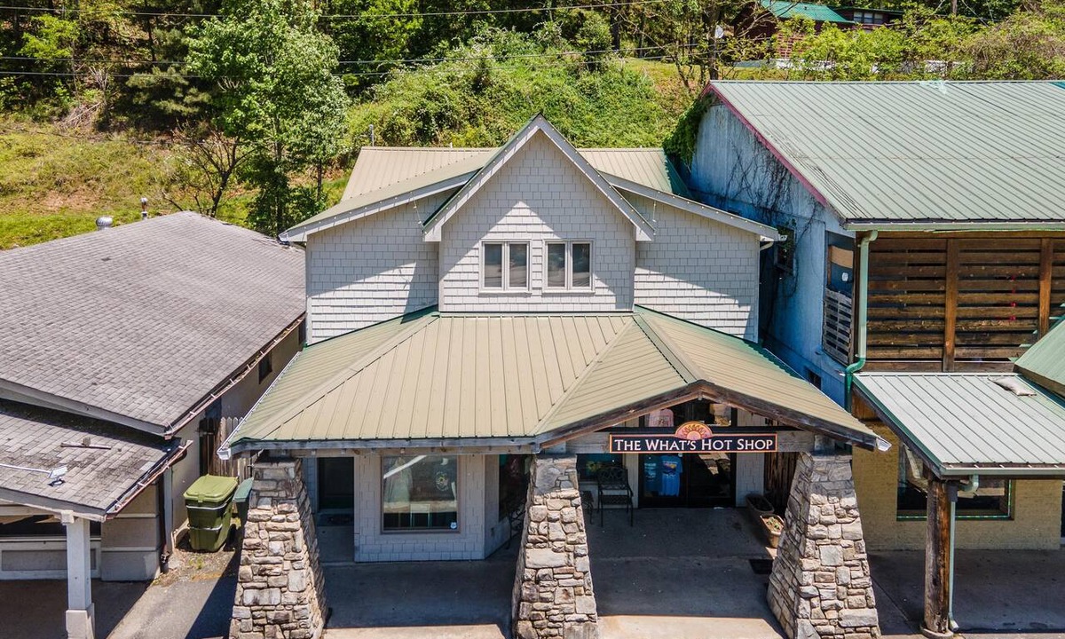 Cherokee Apartment | Downtown Cherokee Loft- Walking Distance Cherokee Island Park