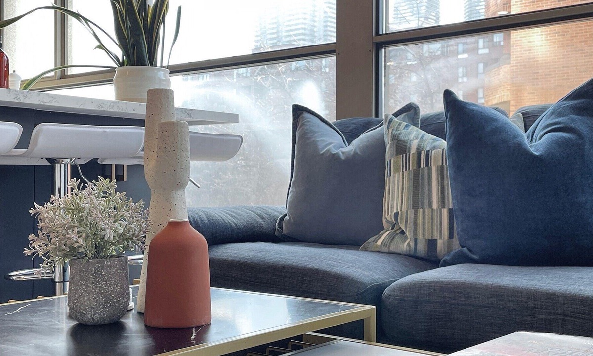 Old Town Condo | Downtown Toronto Delight: The Cozy 3-Bedroom