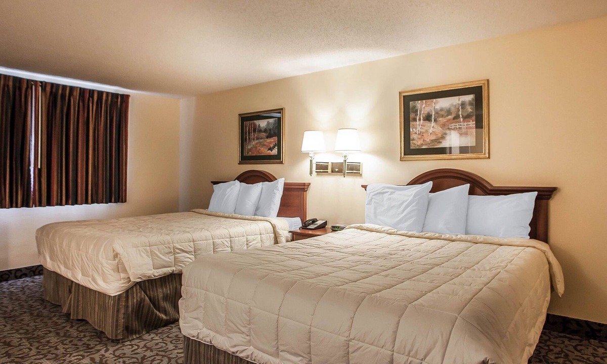Newton Hotel | Econo Lodge Newton