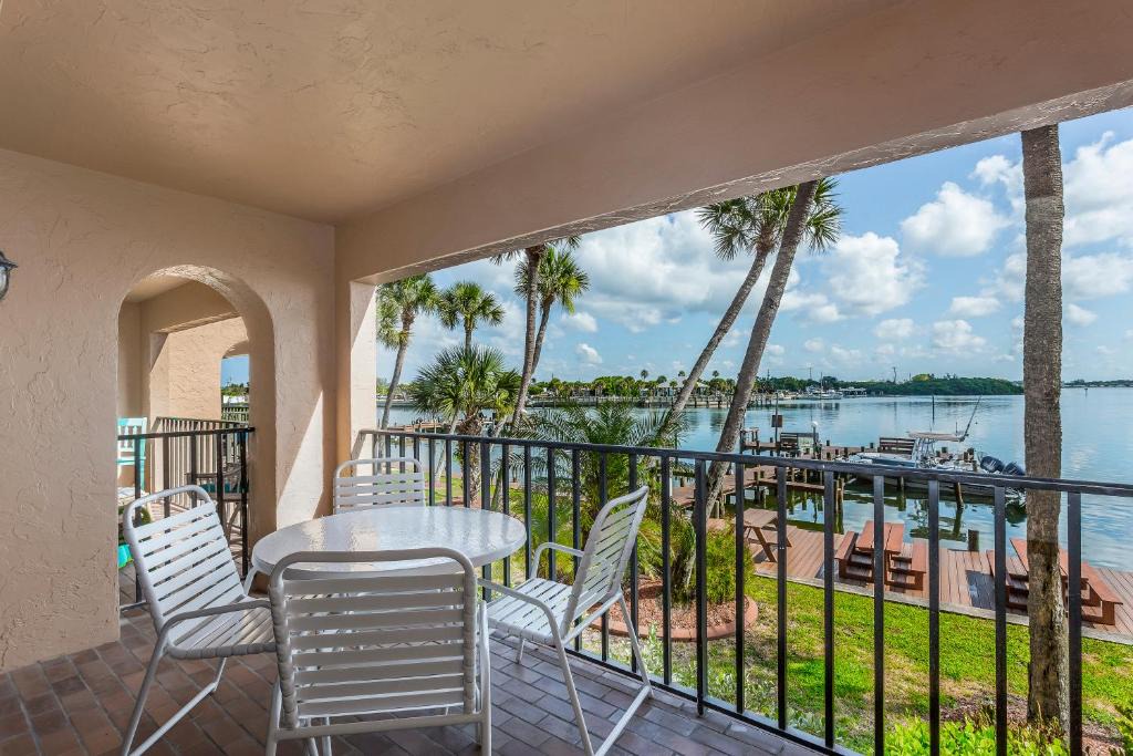 Englewood House | El Galeon