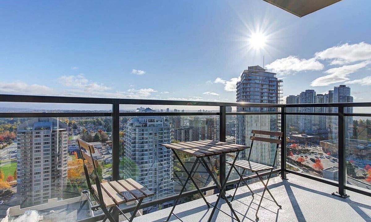 Burnaby Apartment | Elegant 1BR Apt with GYM near Crystal Mall