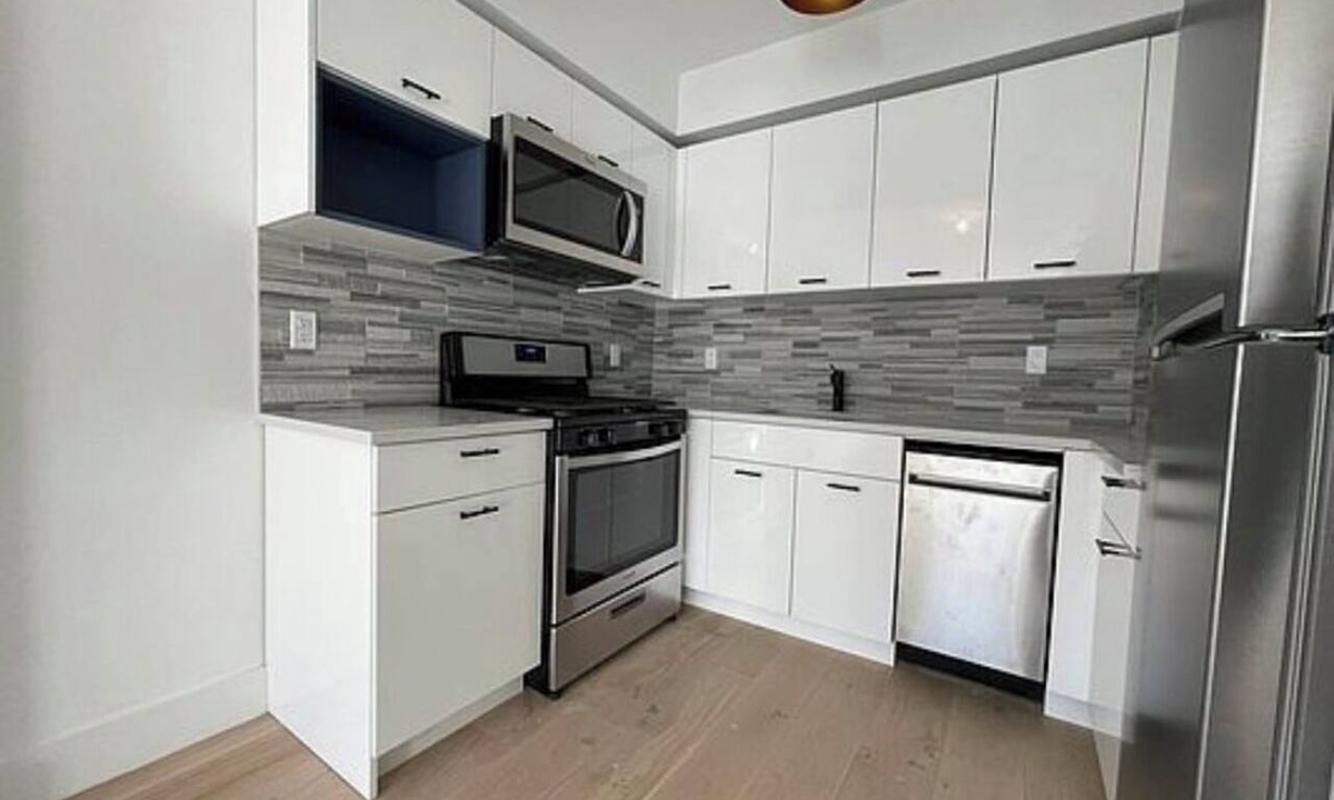 Queens Apartment | Enjoyable 1-bedroom apartment with AC WiFi in charming Corona.