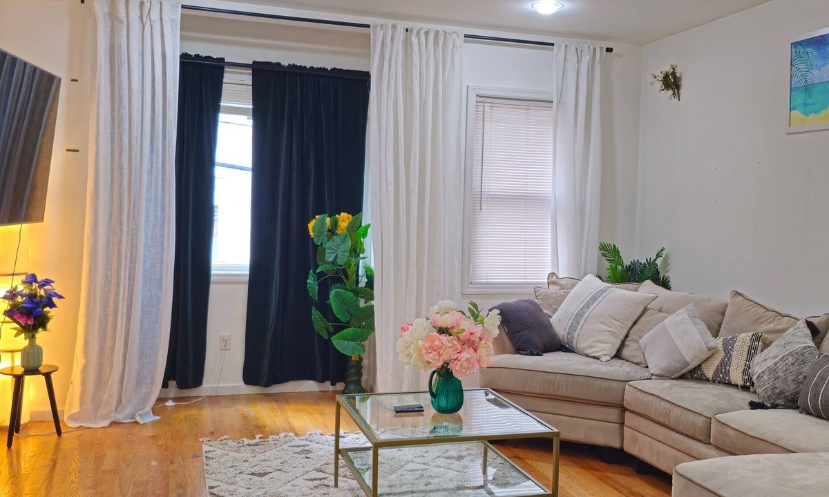 West Side House | Entire spacious Luxury Condo - 10mins walk to JSQ Path