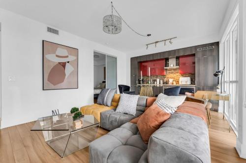 Toronto Entertainment District Apartment | Estate 1 Bedroom Condo Front Street West