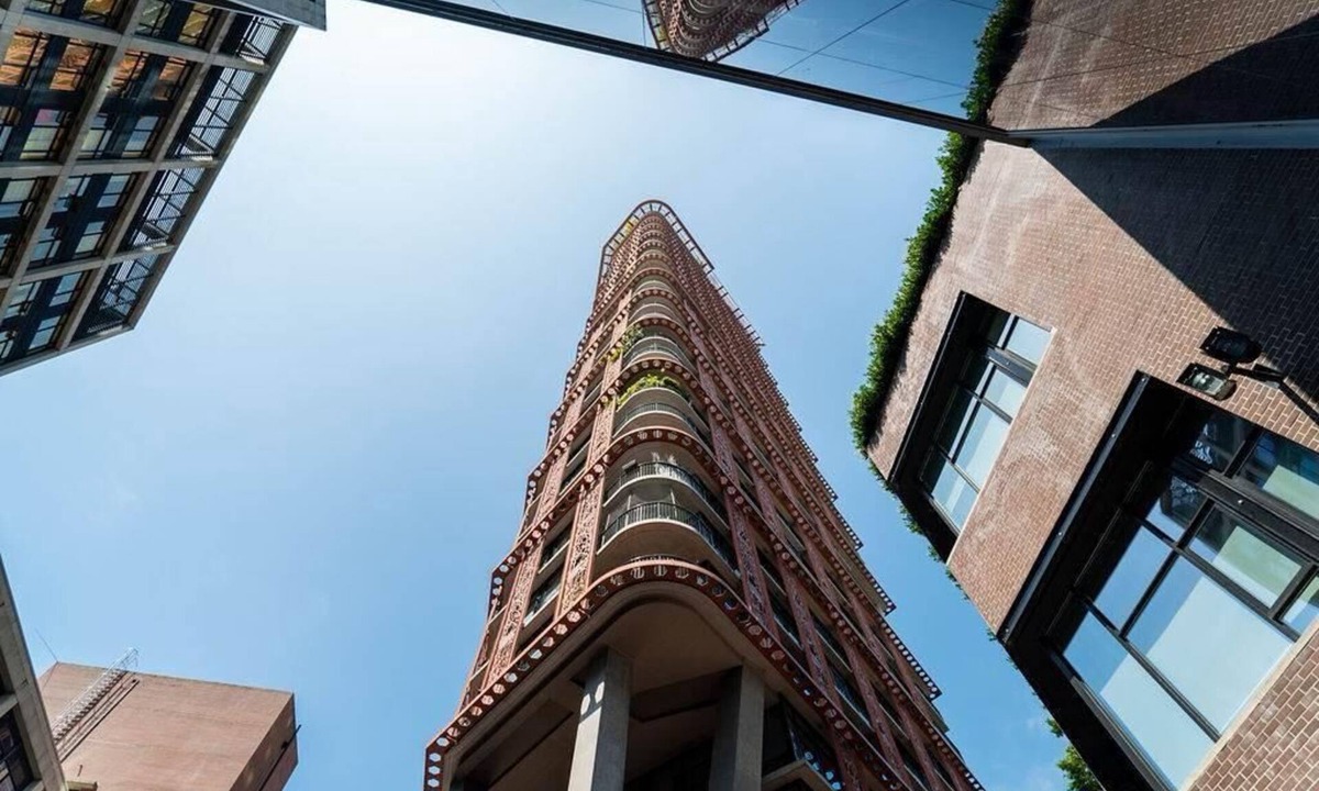 Gastown Condo | Executive 2-bed Suite Downtown near Canada Place & Rogers Arena Parking Included