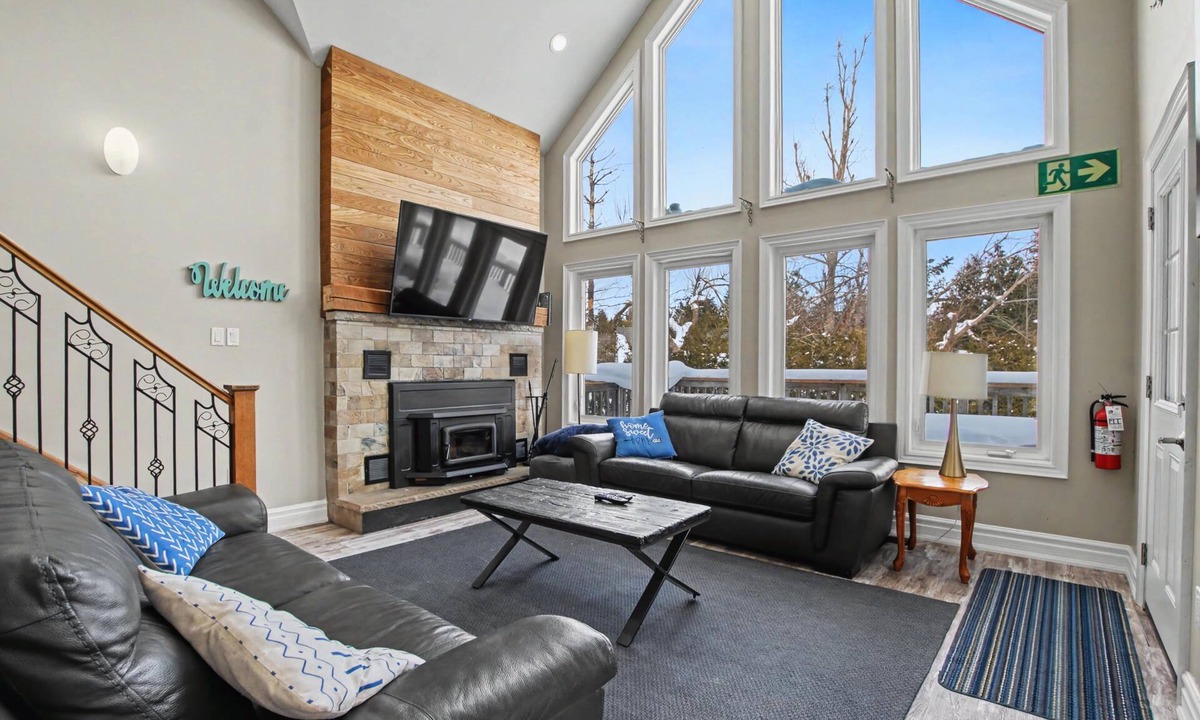 Swiss Meadows Cottage | Executive Blue Mountain Chalet, 6 Bedrooms, Sauna