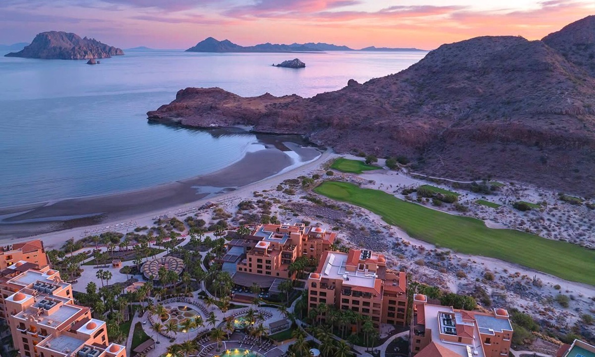Loreto Villa | Experience Luxury with Unparalleled Views in Loreto