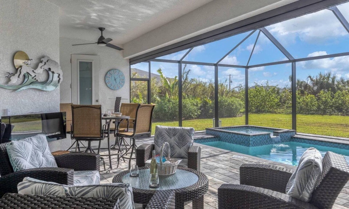 Charlotte Harbor House | 🥇 Extraordinary 3bd villa with a home office (CH937)