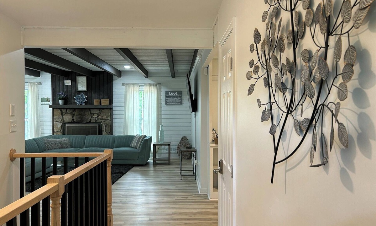 Stone Mountain House | Family retreat , 7 Bedrooms, Sleeps 18