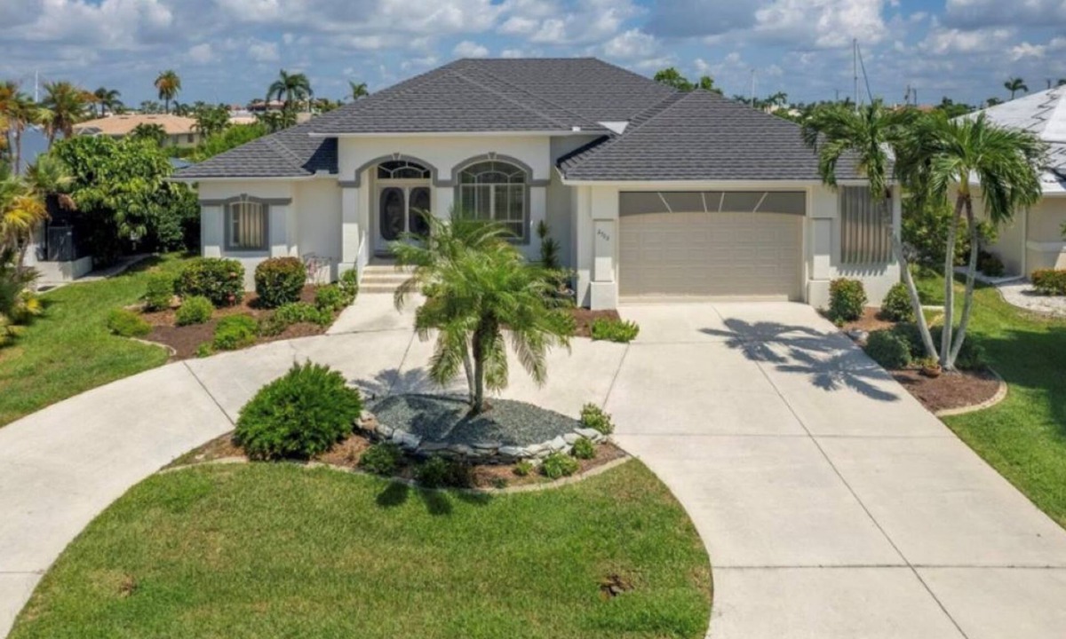 Punta Gorda House | FANTASTIC! LUXURY REMODEL, SUN FILLED-HEATED POOL, NEW LISTING, 5MIN 2FISHVILL