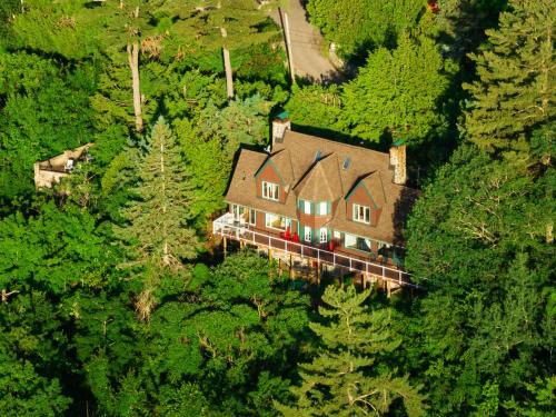 Montebello Villa | Far Horizons Luxury Vacation Home
