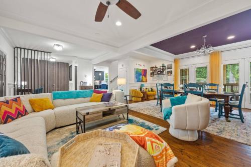 East Side House | Sports fans Retreat - East Atlanta - 7mi to Downtwn ATL -Sleeps 10