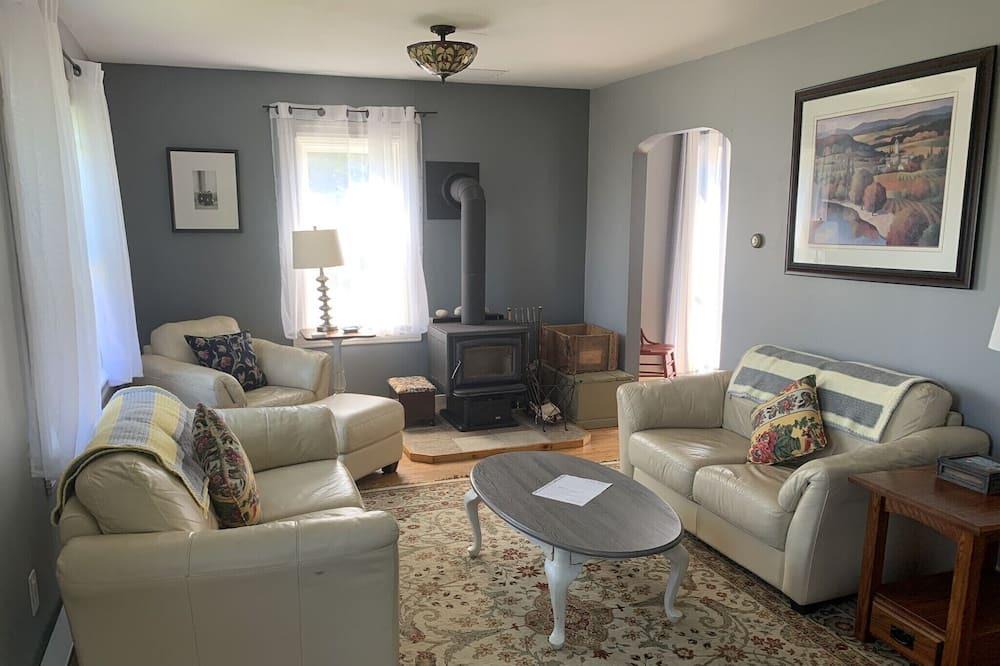 West Dublin House | Fisherman’s Cottage facing open Ocean. Sat -Sat. Weekly rentals preferred. Max 5