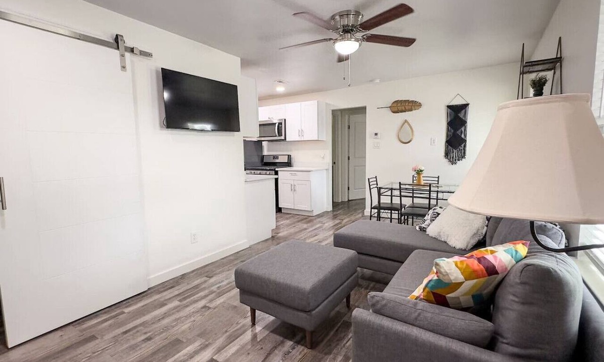 Kessler Apartment | Fun walk Bishop Arts|Med Center| Zoo|Business|2BR