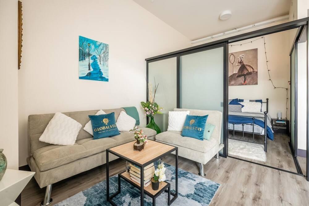Central Hamilton Apartment | GLOBALSTAY. Modern Light 1BD Apt in DT Hamilton. Free Parking