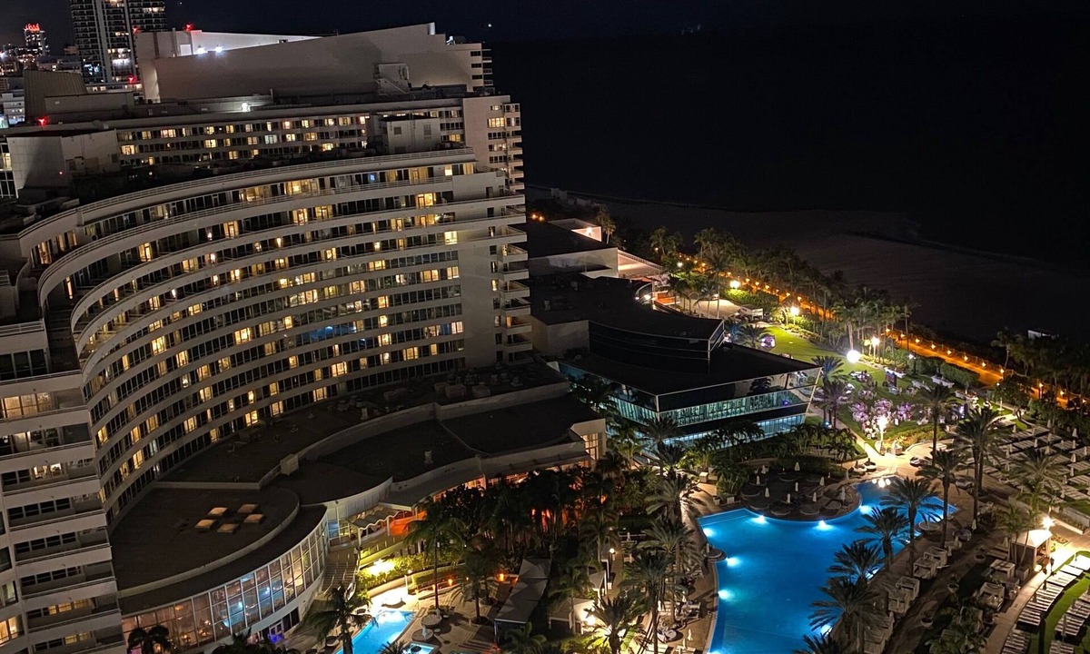 Mid Beach Hotel | Gorgeous Renovated ocean view 1BD2BA suite with two complimentary spa passes