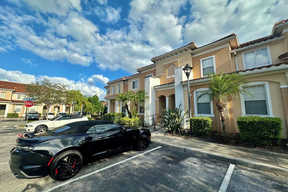 Florida Central Atlantic Coast House | Grand Luxury Lakes 3BR Townhouse near Disney