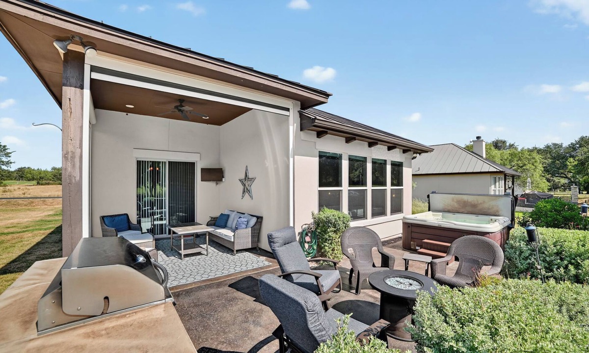 Horseshoe Bay West House | Hill Country Retreat & Casita