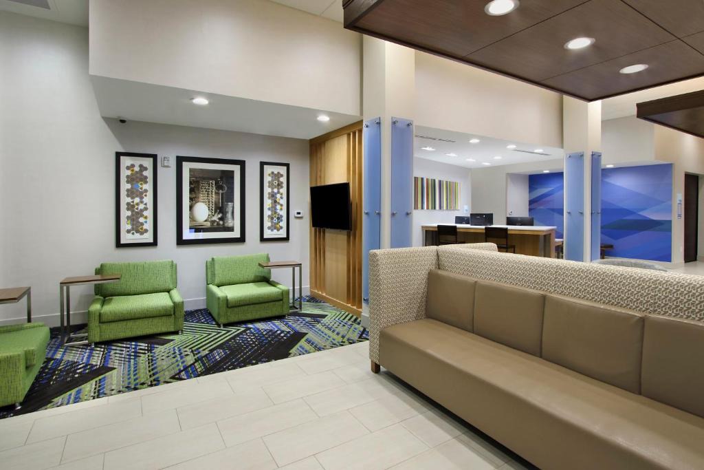 Frisco Hotel | Holiday Inn Express & Suites Dallas Frisco NW Toyota Stdm by IHG