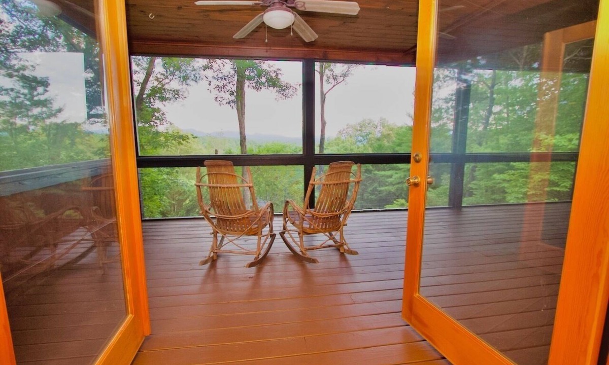 My Mountain Cabin | Honey Bear Hideaway - Mountain Views - Paved Roads - Pup Friendly - Cozy - WIFI