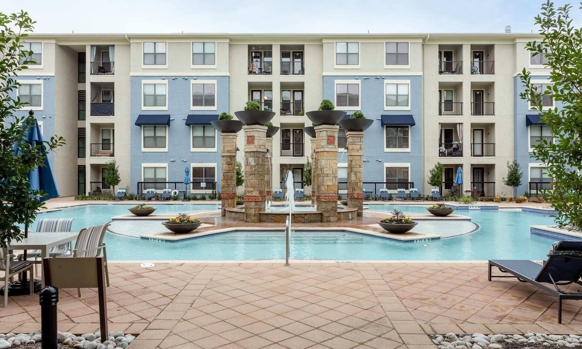 Frisco Apartment | Kasa | Family Friendly 2B + Steps to Stonebriar Mall | Frisco