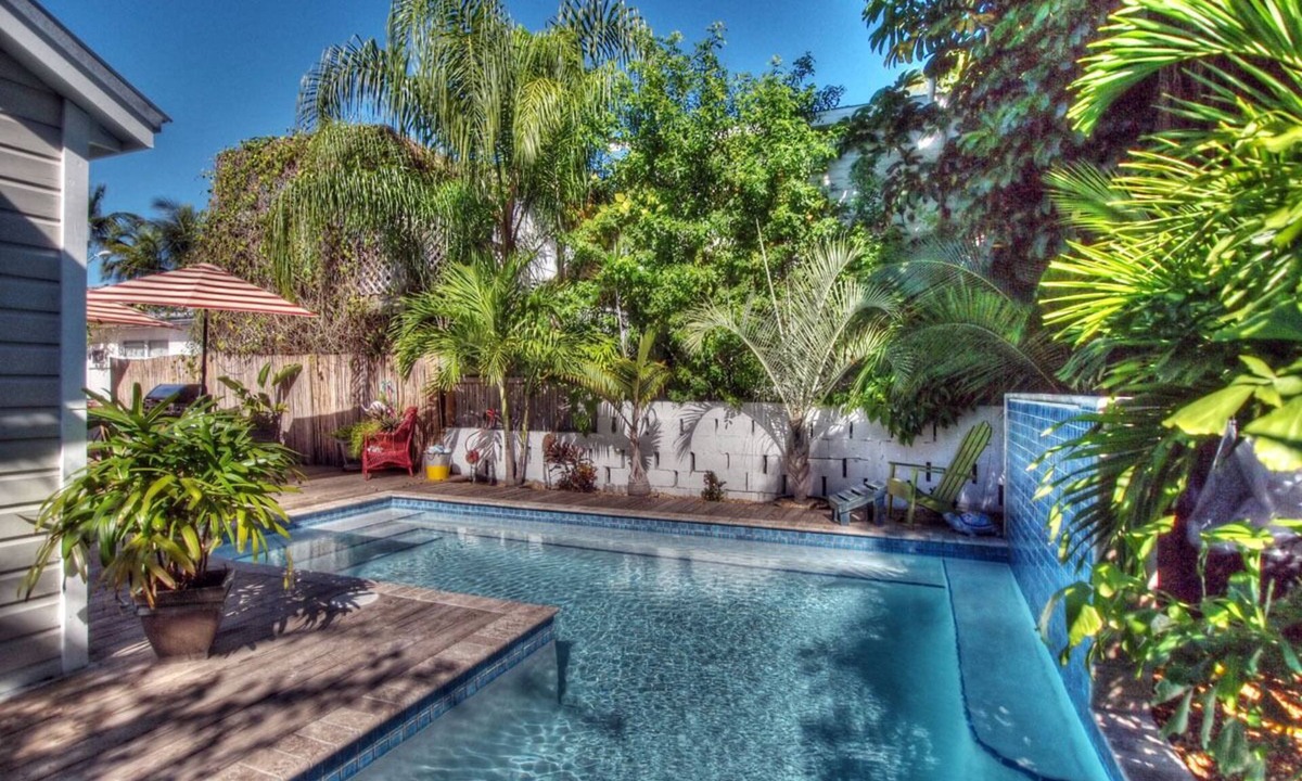 Uptown - Upper Duval House | LADY ADMIRAL ~Sweet cottage & guest house with private heated pool off Duval!