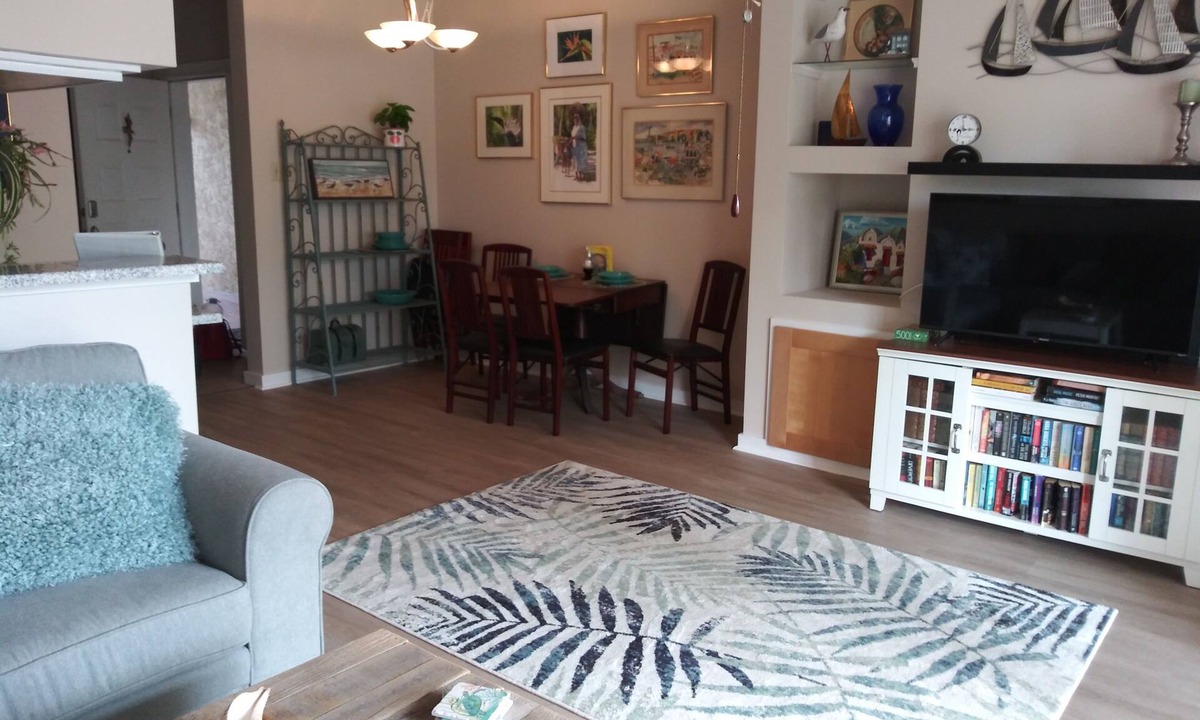 Taylor Lake Village Condo | Lakeside condo on Clear Lake with marina.
