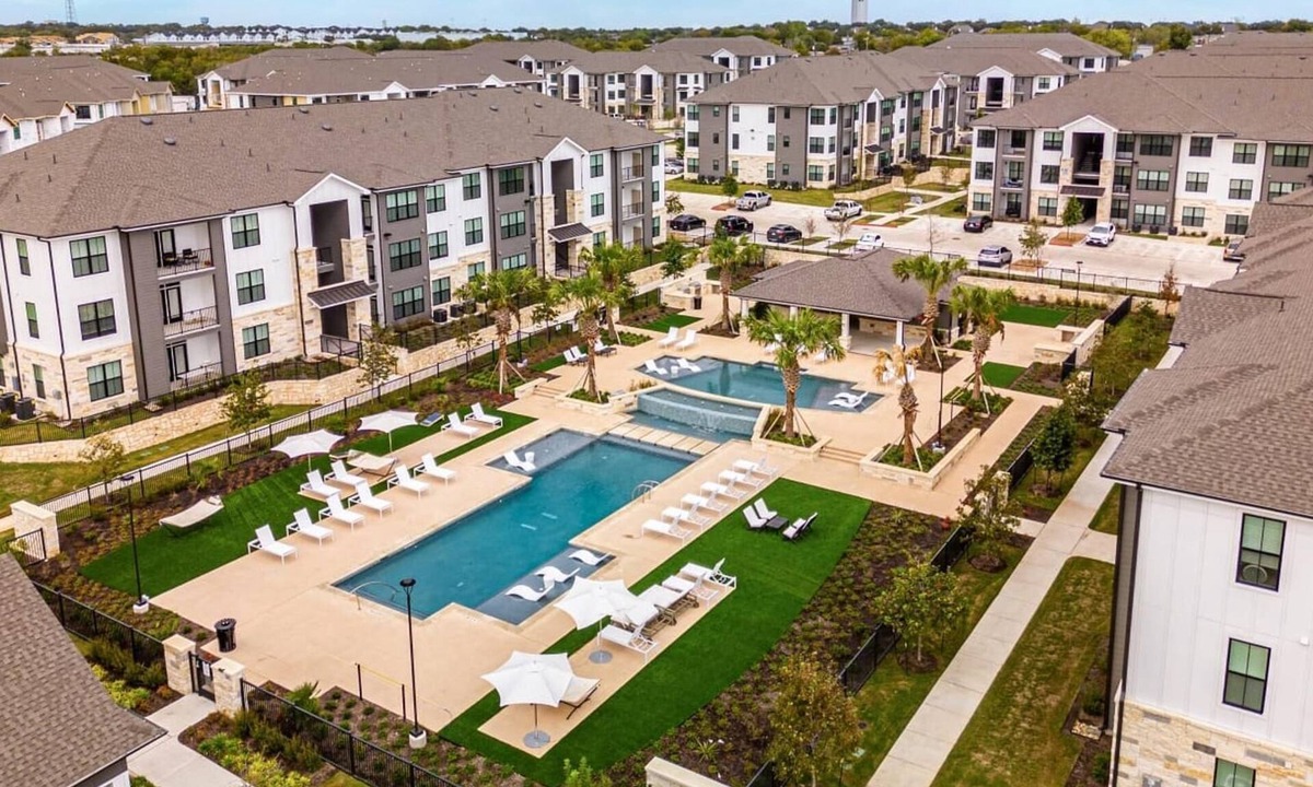 Pflugerville Apartment | Landing | Spectacular 1BD, Gym, Clubhouse