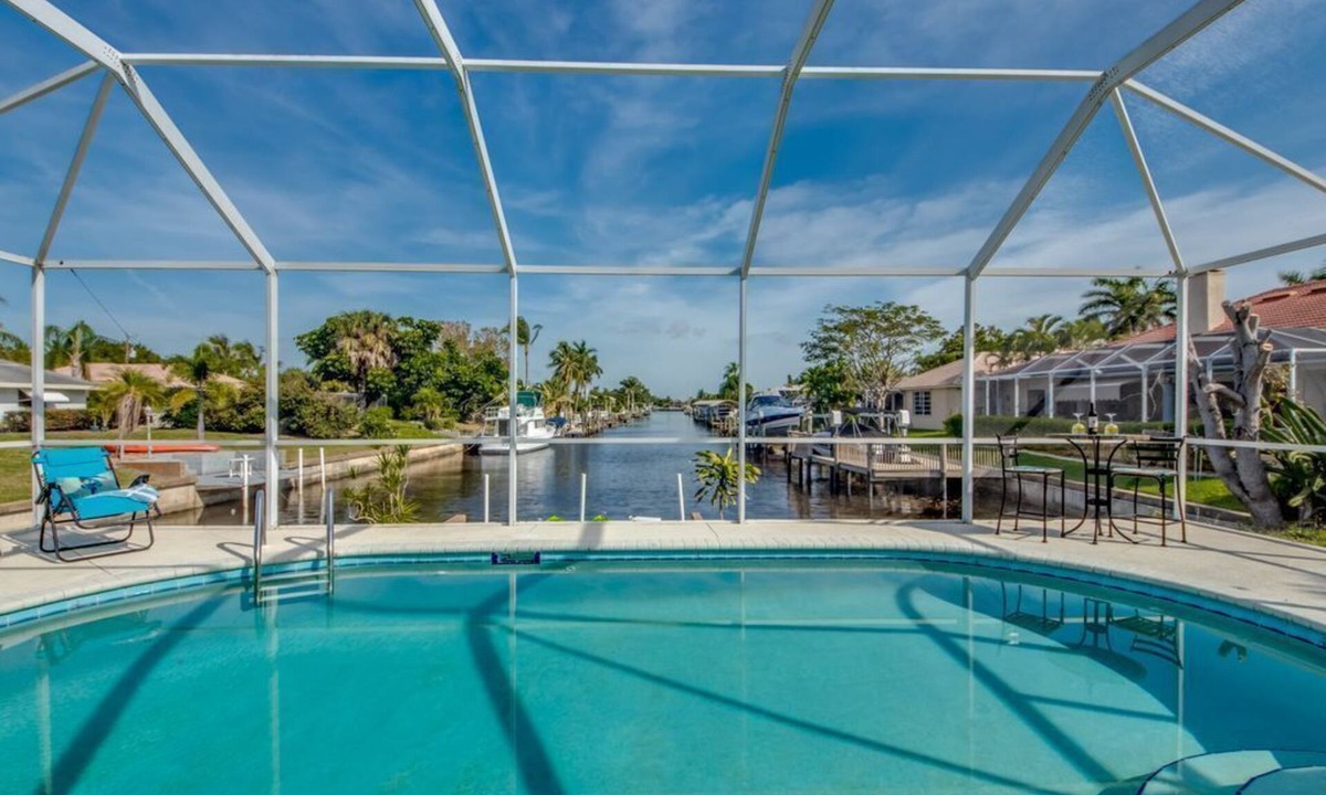Caloosahatchee House | Long Water View, Pool, Kayaks, Bikes, Views,116 Reviews! Villa 21