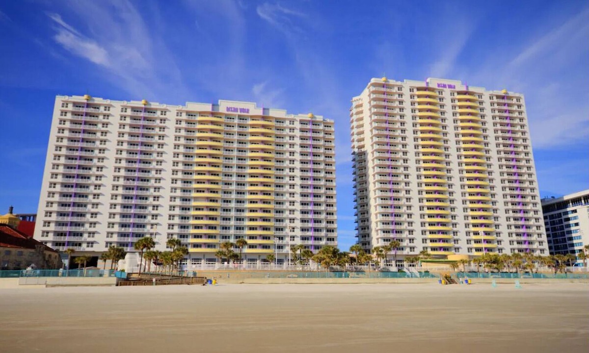 Seabreeze Historic District Resort | Lovely 1Bed/1Bath Ocean Walk suite in Daytona Beach, FL!