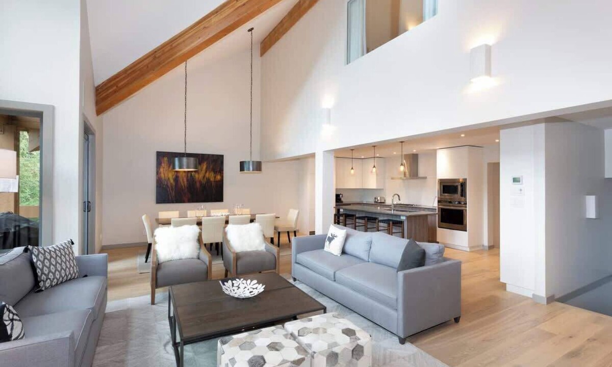 Whistler Village Condo | Luxe 5BR home near village & bike park