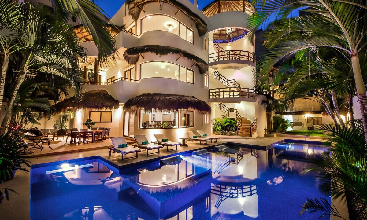 Zazil-ha Villa | Luxurious 9 Bedroom Villa in the heart of Playa del Carmen!