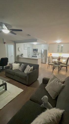 Burlington Apartment | Luxurious Two Bedroom Apartment