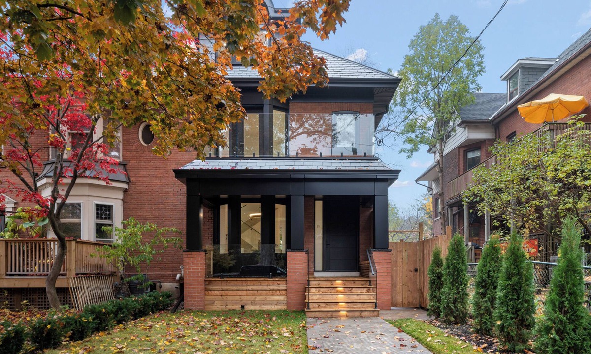 Parkdale House | Luxury 4BR | High Park, Beach & Lake Views | Toronto
