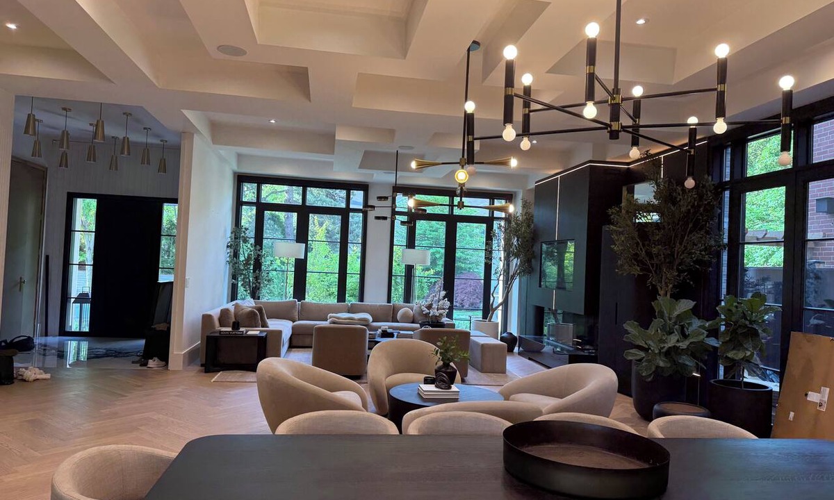 Lawrence Park House | Luxury home in heart of Toronto. Brand new and amazing amenities. Resort like