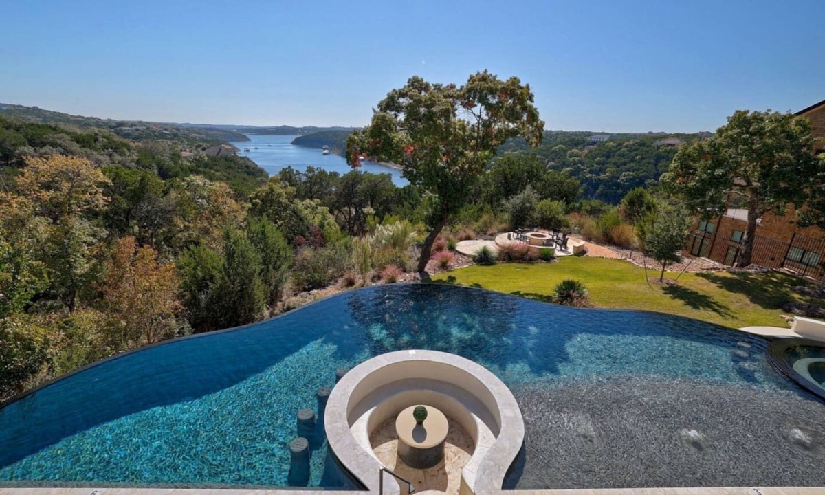 Leander House | Luxury Lakefront Travis -Heated Pool/Games/Theater