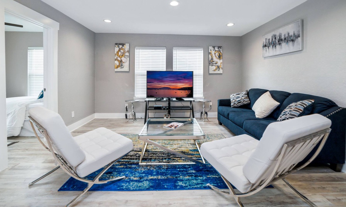 Highland Park House | Luxury Near Downtown View With "Hot Tub Spa and Grill"*****