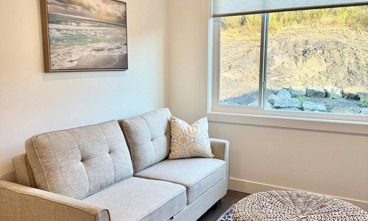 Duncan Apartment | Maple bay Hideaway 1 bedroom 1 bathroom + sleeper sofa & kitchenette