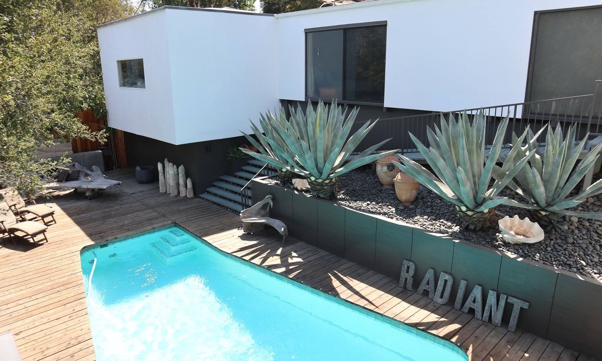 North Arroyo House | MCM Tree House, Zen Hideaway Hillside Home W/Private Canyon View & Pool