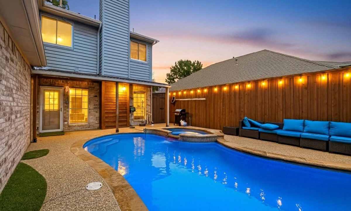 Allen House | Modern 5BR/2.5BA w/Private Pool Sleeps 16 ppl