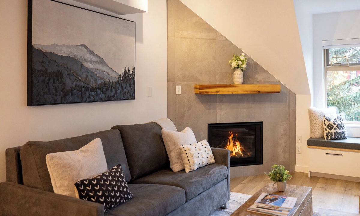 Whistler Creekside Condo | Modern Air-Conditioned Ski In/Out 1 BR: Sleeps 4, King bed, Hot Tub, Pool!
