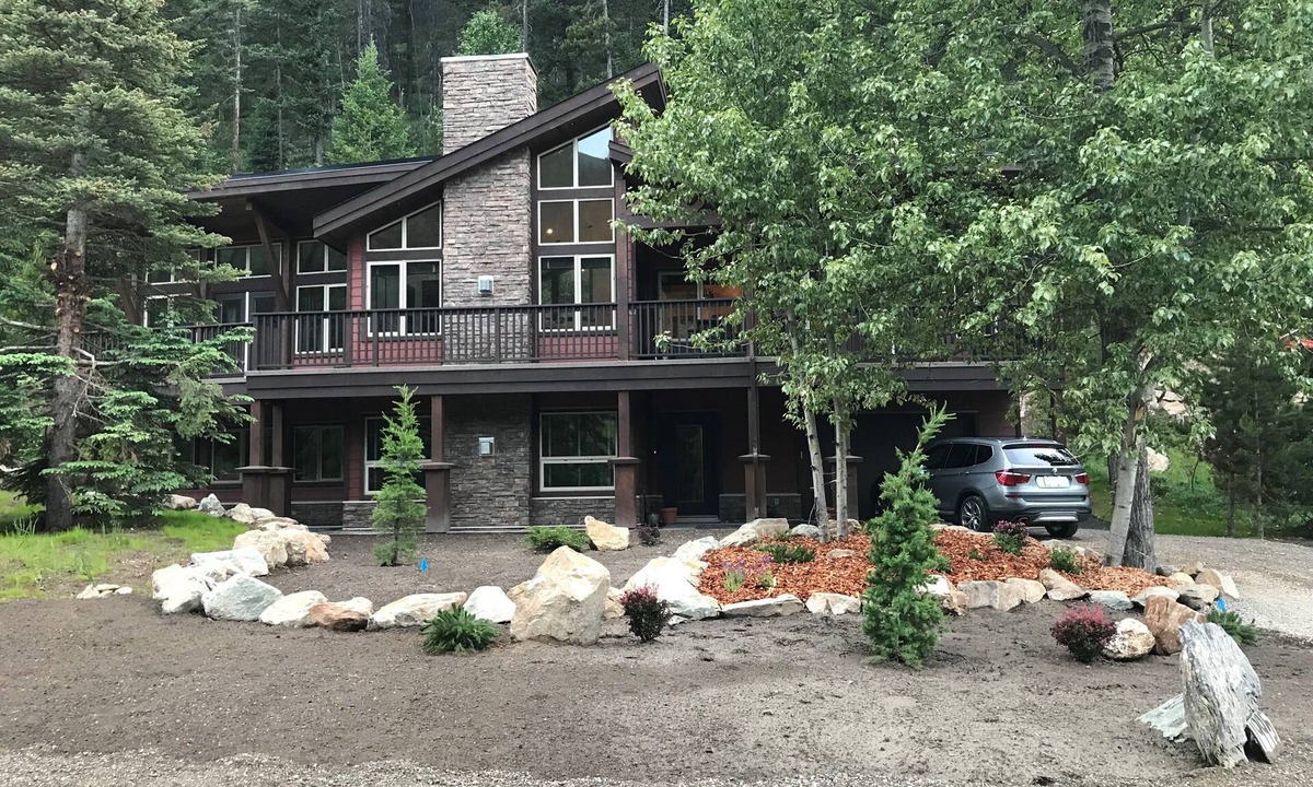 Panorama House | Modern cabin, close walk to lift, ski in, hot tub, close to golf course.