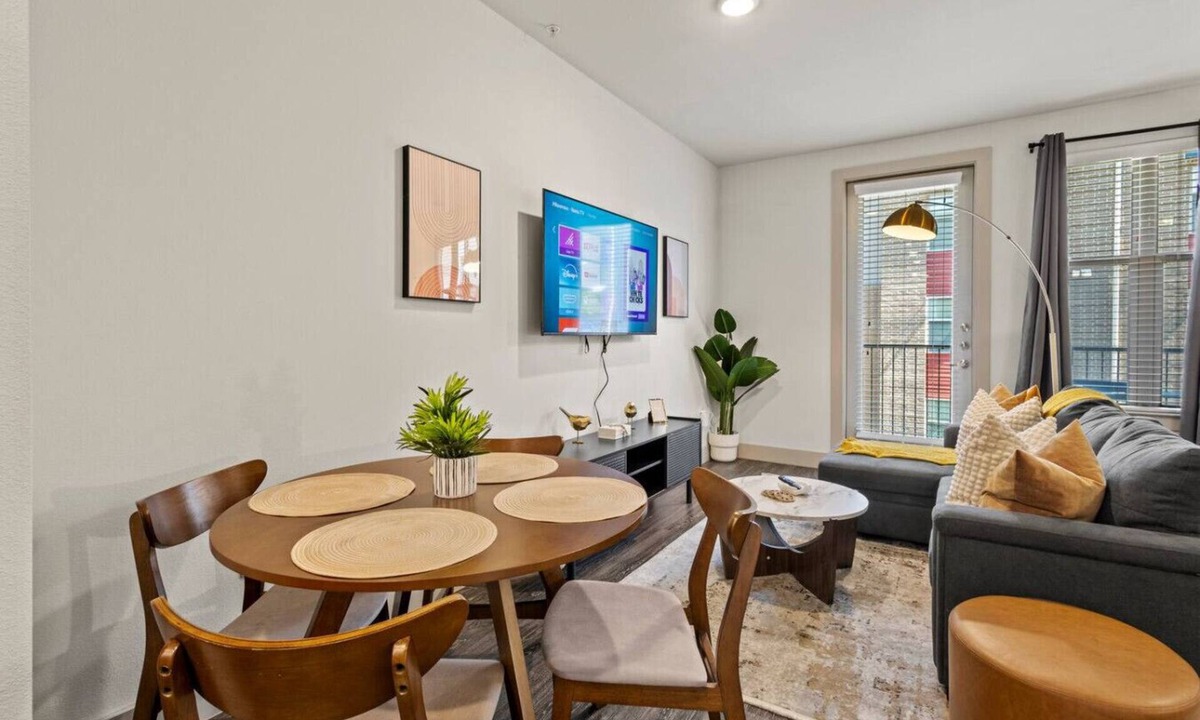 Vickery Meadow Apartment | Modern Studio Close to US-75 & SMU