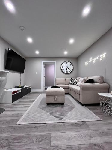 Etobicoke Apartment | Modern Suite in Etobicoke - Near Airport & Downtown!