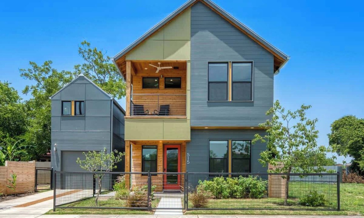 Southtown House | Modern Upscale Home in the Heart of Lavaca