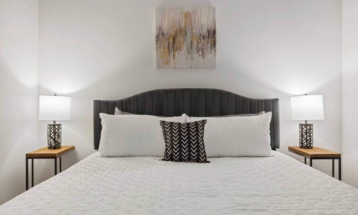 Richardson Apartment | Near Trails & Eats | Weekly & Monthly Specials