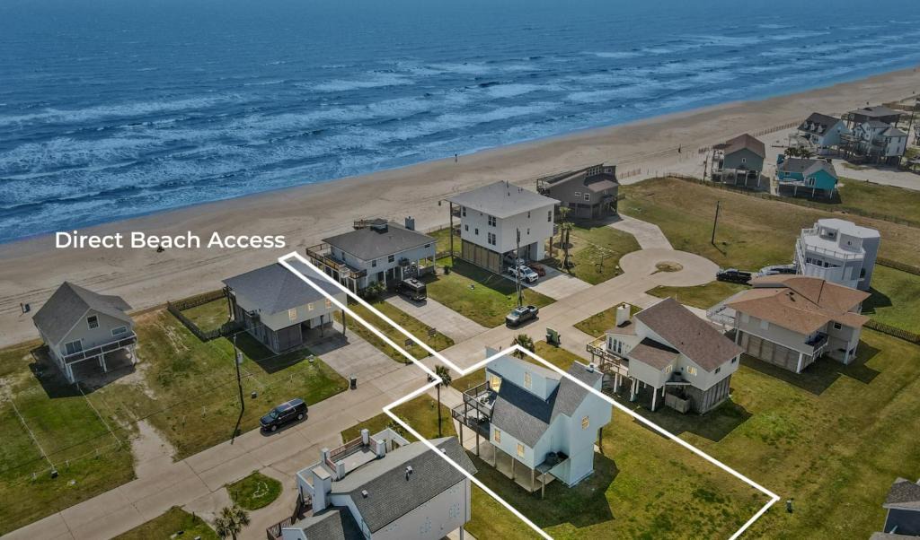 Galveston House | NEW ~Cozy Chic Beachside Bungalow~ STEPS TO BEACH