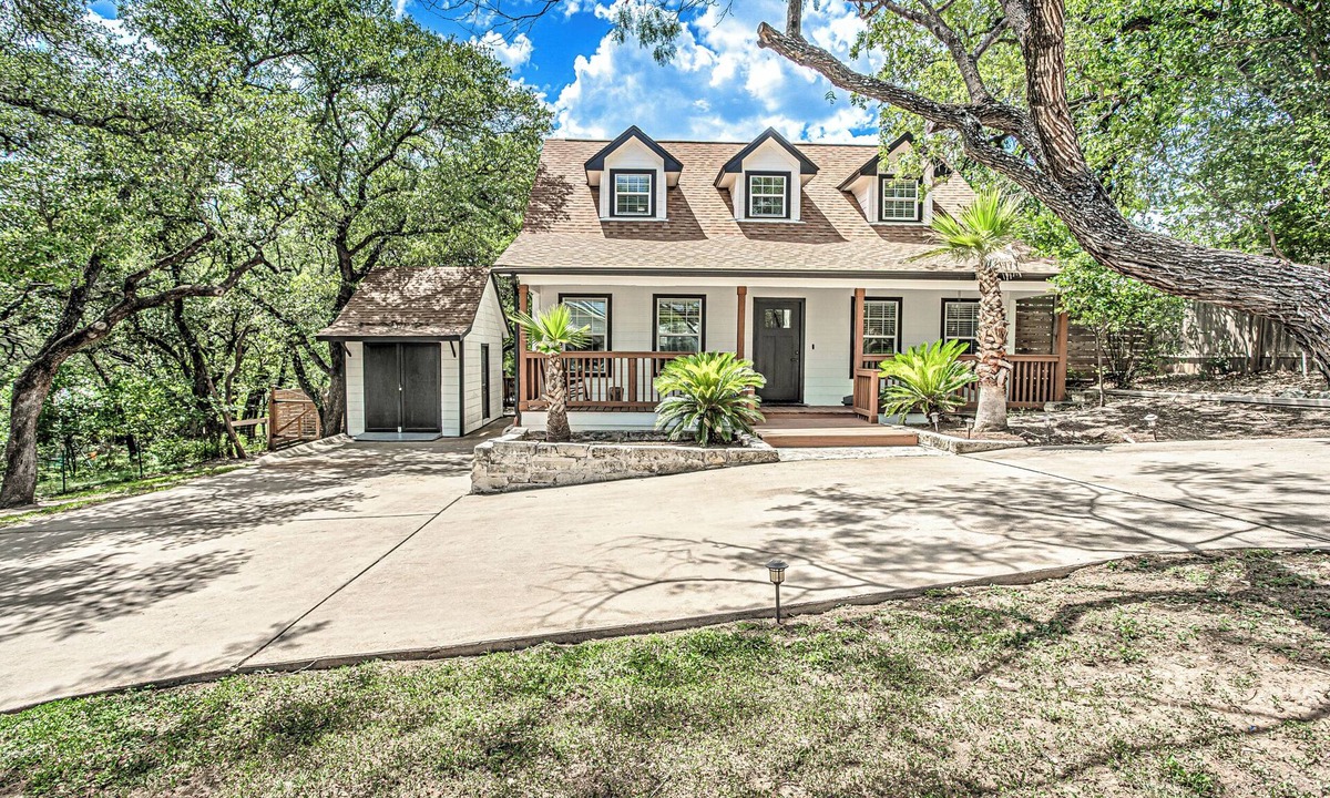 Lakeland Park House | New Lake Getaway I Sleeps 6 I Near Lake and Spa