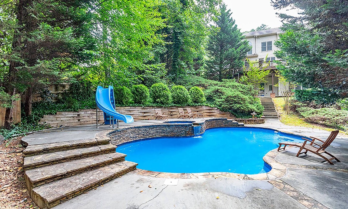 Mableton House | NEW VININGS ESTATES: FAMILY FRIENDLY * HEATED POOL & SPA- 5BDRM/5BATH