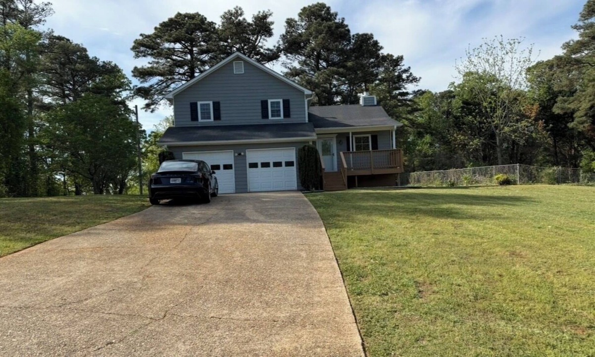 Buford House | Newly renovated Lake House near Lake Lanier & Holiday Marina in Buford, Georgia.